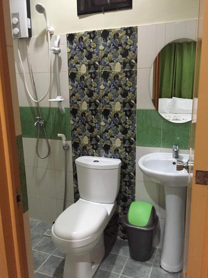 Seascape Lodging House Корон Екстериор снимка